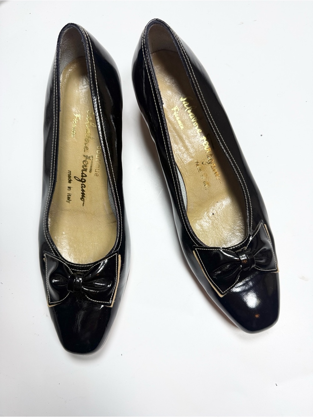 Salvatore Ferragamo Vintage Black Patent Leather Bow Wedge Heels S-621 Sz 7.5